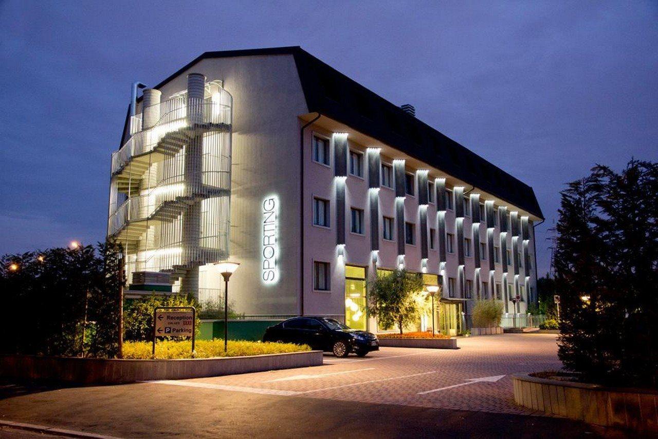 קולוניו מונצזה Hotel Sporting Cologno מראה חיצוני תמונה